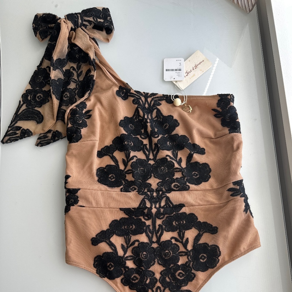 For love and Lemons one shoulder Temecula bodysuit NWT